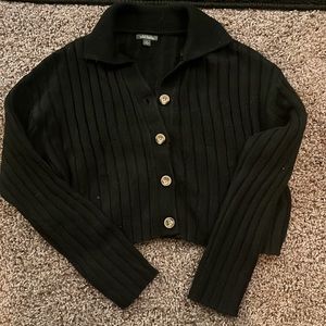 BLACK CROPPED BUTTON UP KNIT SWEATER